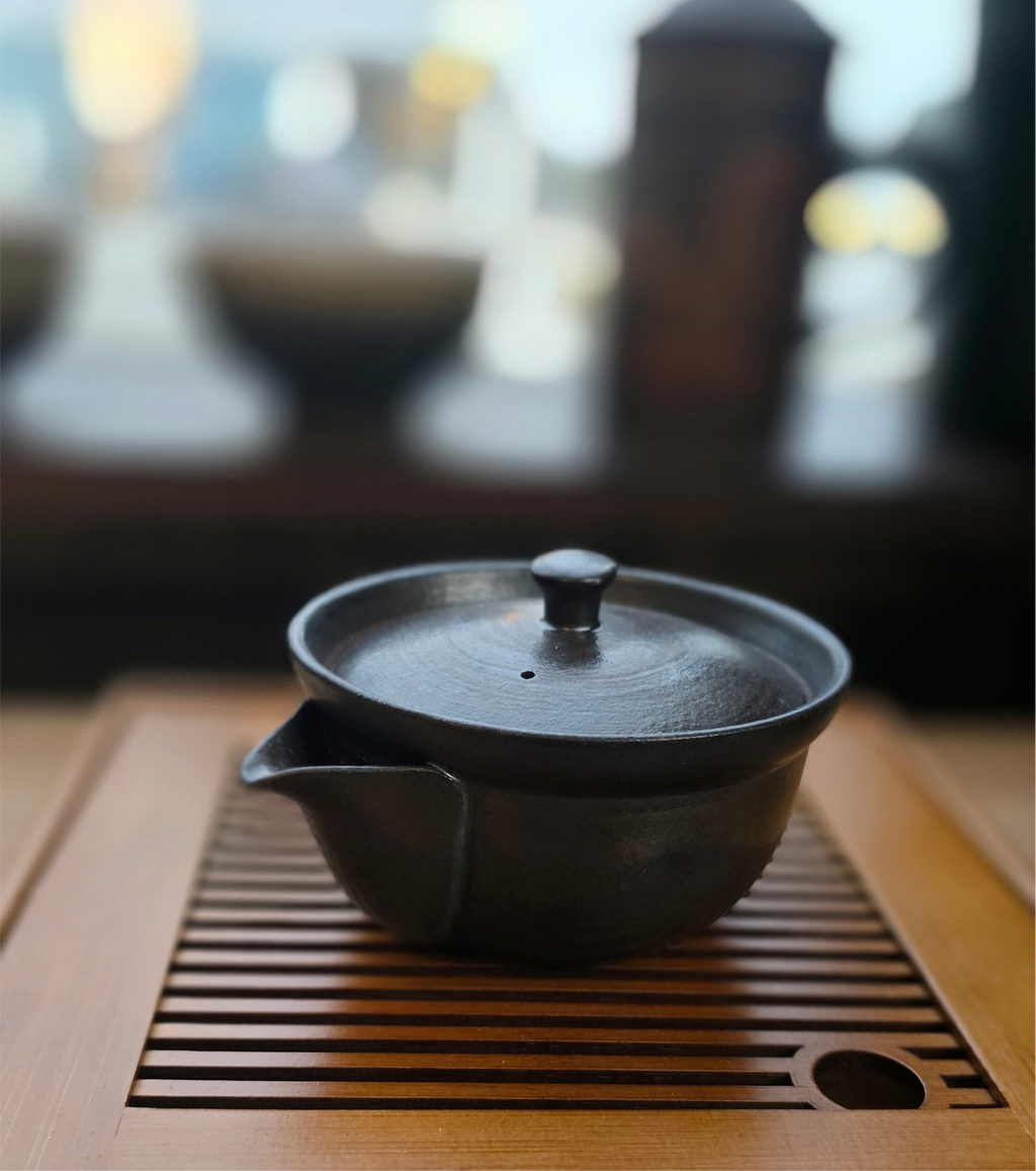 Purple Clay Black Gold Glaze Grab Pot